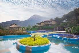 What are the most important tips for choosing the best resorts in Mulshi City?
