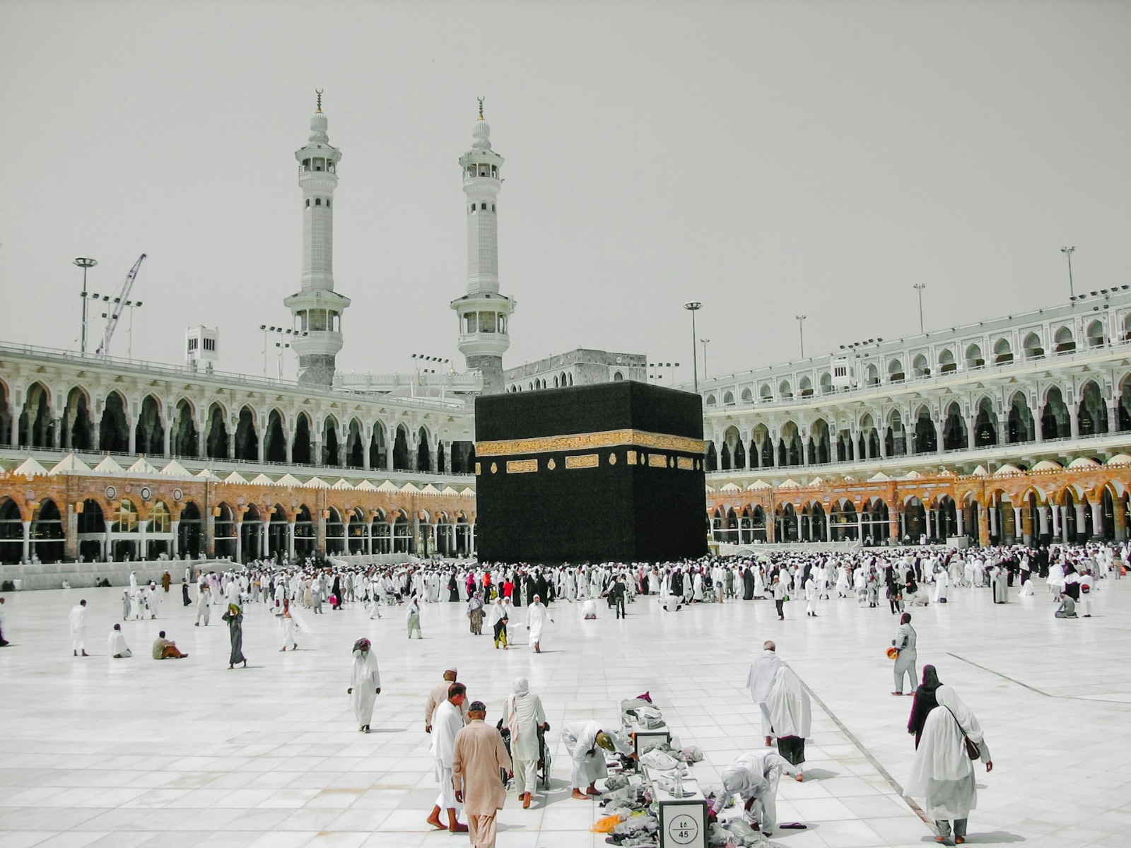 Avoid Scams: Choosing the Right Agency for Your Umrah Journey